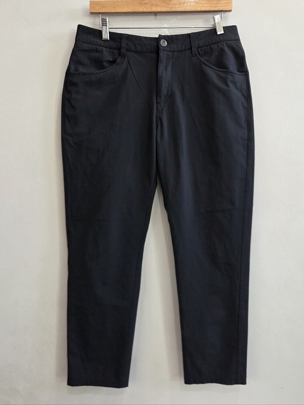 Vuori V430 Meta Pants Men's Size 32x27 Black Performance Stretch